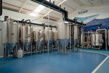 Cargar imagen en el visor de la galería, Cata y visita guiada por la fábrica de cerveza Althaia.