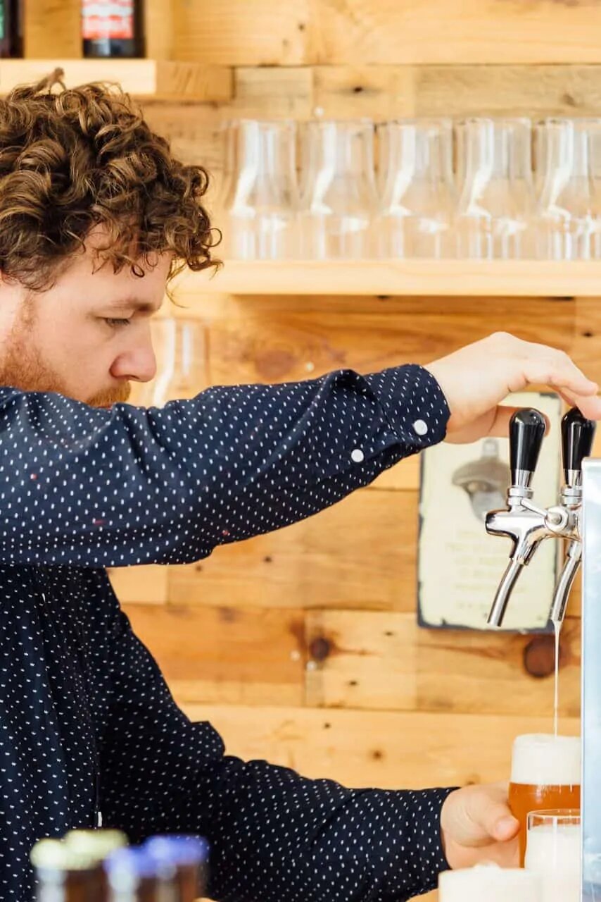 6 motivos para ofrecer una cerveza artesanal en tu negocio